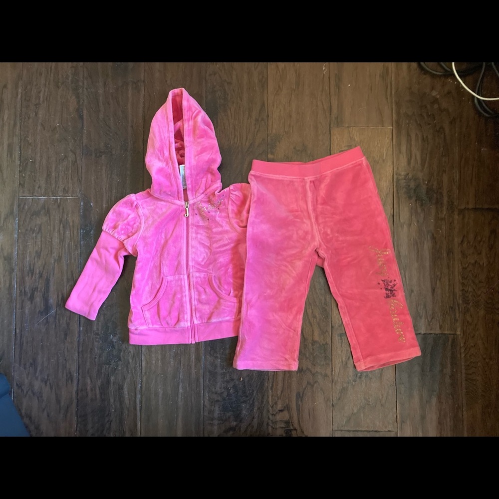 Velour Juicy sweatsuit w decorated back